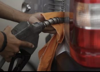 Pela segunda vez consecutiva Petrobras reduz o preço da gasolina