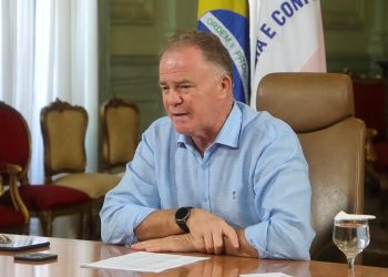 Renato Casagrande se reúne com vereadores para debater cumprimento das medidas de enfrentamento à Covid-19