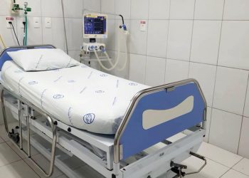 Renato Casagrande  visita novos leitos Covid abertos no Hospital Santa Casa Castelense