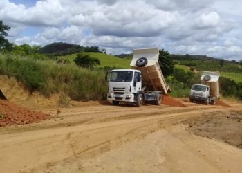 Nova Venécia intensifica manutenção estradas na zona rural