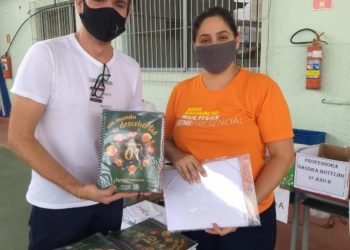 Alunos do Ensino Fundamental das Unidades de Ensino do município de Nova Venécia recebem livros didáticos