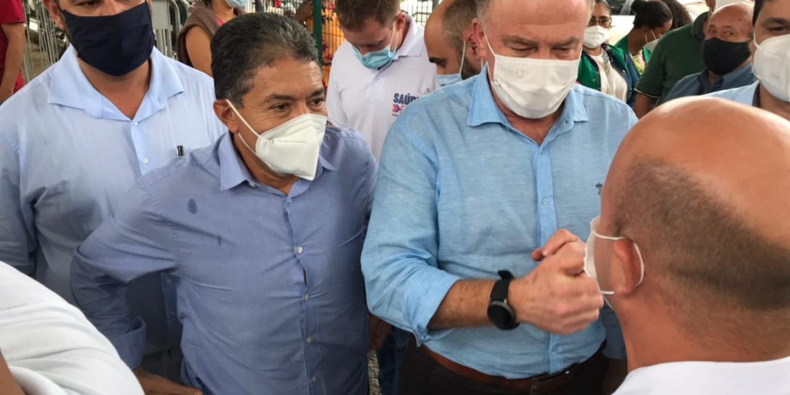 Casagrande e Freitas entregam cestas básicas em Conceição da Barra