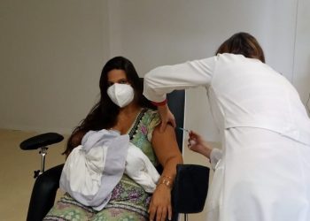 Estado inicia vacinação em gestantes e puérperas com doses da Pfizer