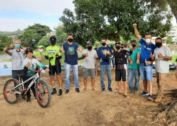 Voluntários participam de mutirão de Limpeza no Rio Cricaré