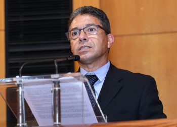 Freitas é contra o fechamento de 27 comarcas no ES