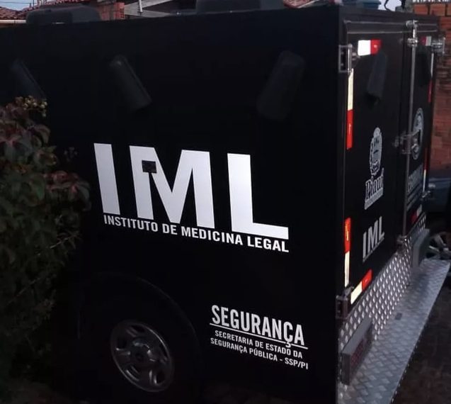 Homem é assassinado na frente de casa