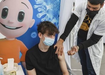 Anvisa autoriza vacina da Pfizer para adolescentes a partir de 12 anos