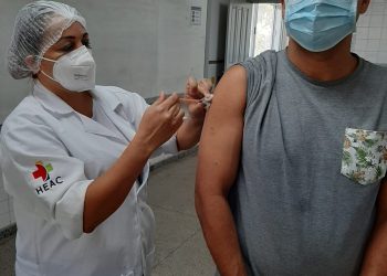 Municípios ampliam vacinação contra a Covid-19 para três turnos
