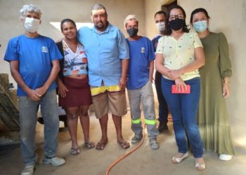 Famílias de baixa renda de Nova Venécia são beneficiadas com disponibilização gratuita de pedreiros para obras de infraestrutura em residências