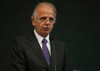 Presidente do TCU afasta por 60 dias auditor ligado a nota que questiona mortes por Covid