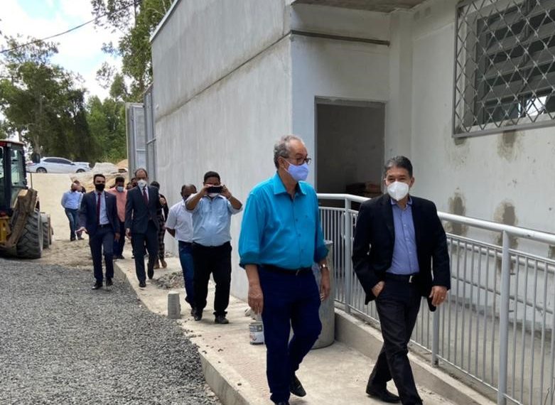 Sejus e Freitas visitam obra do 1º presídio semiaberto de São Mateus