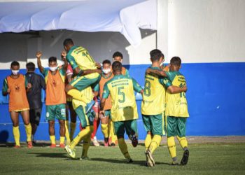 Nova Venécia goleia o CTE de Colatina