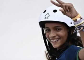 Aos 13 anos, skatista Rayssa Leal conquista medalha de prata na Olimpíada de Tóquio