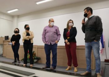 Prefeitura de Nova Venécia e Multivix formalizam parceria para bolsas de pós graduação