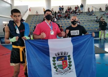 Secretaria de Esportes de Nova Venécia apoia atletas em torneio de kickboxing