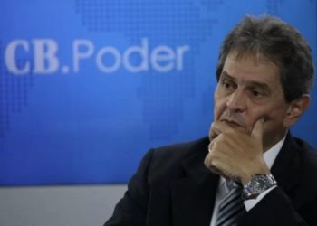 Alexandre de Moraes determina a prisão do ex-deputado Roberto Jefferson