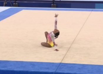 Rebeca Andrade fica em 5º lugar no solo com Baile de Favela nas Olimpíadas