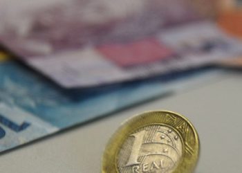 Orçamento de 2022 prevê salário mínimo de R$ 1.169