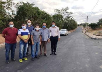 Freitas faz visita de inspeção à obra junto com prefeitos de Pinheiros e Mucurici