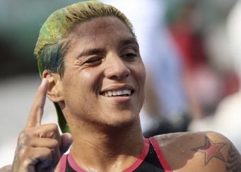 Ana Marcela Cunha é campeã olímpica na maratona aquática em Tóquio