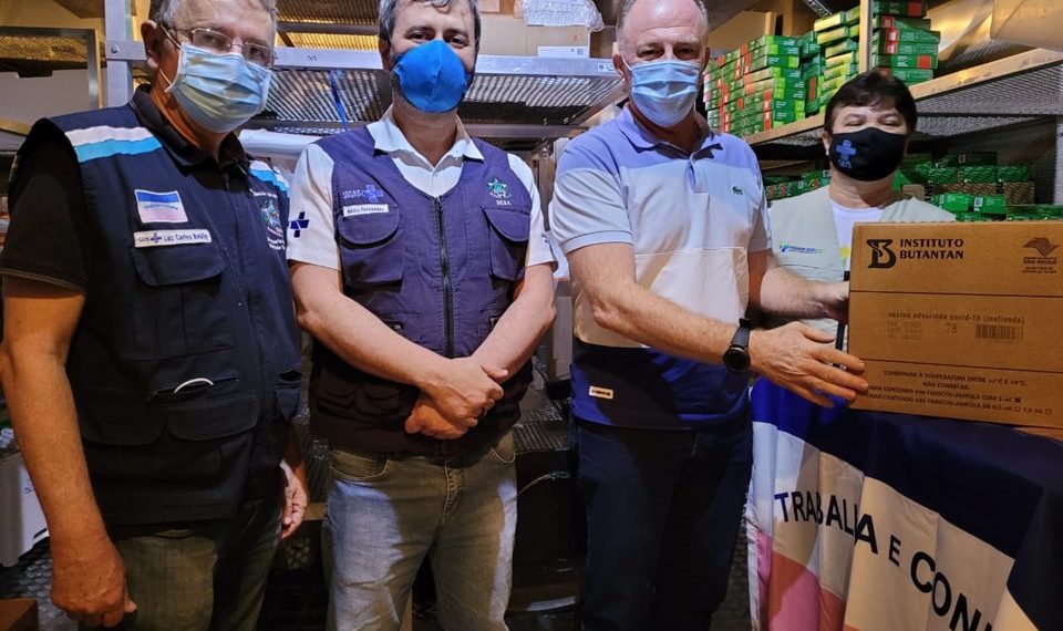 Espírito Santo recebe primeiro lote da Coronavac adquiridas com recursos próprios