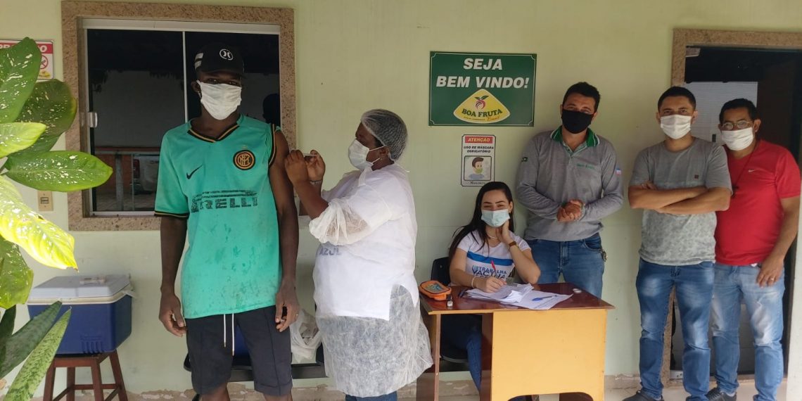 Boa Esperança: Parceria entre Secretaria Municipal de Saúde, CDL e industrias locais, promove vacinação de colaboradores em seus postos de trabalho