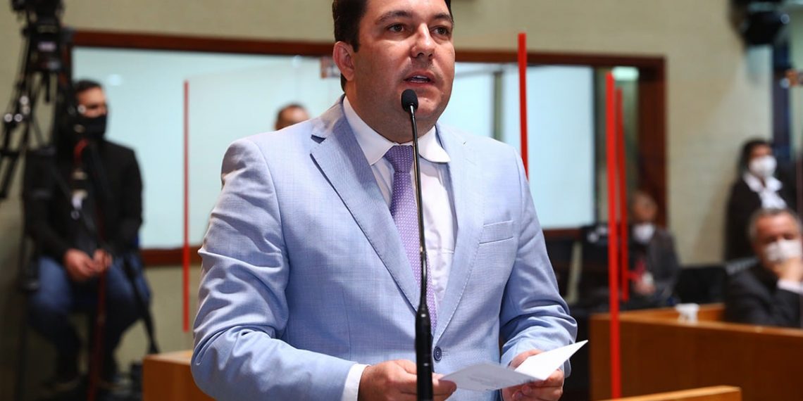 Deputado propõe comenda e nome de via para homenagear empresário de Colatina