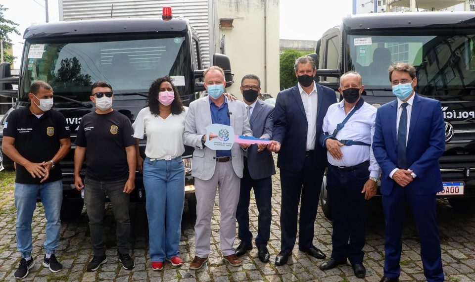 Governo do Estado entrega 48 novos veículos para a Polícia Civil