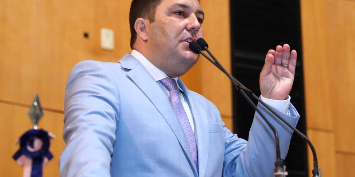 Com a chegada da Ômicron no País, deputado faz apelo para capixaba tomar vacina