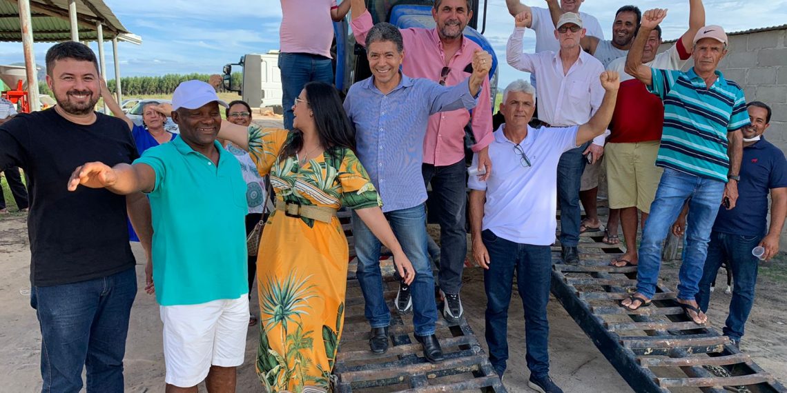 Comunidades rurais recebem equipamentos do deputado Freitas