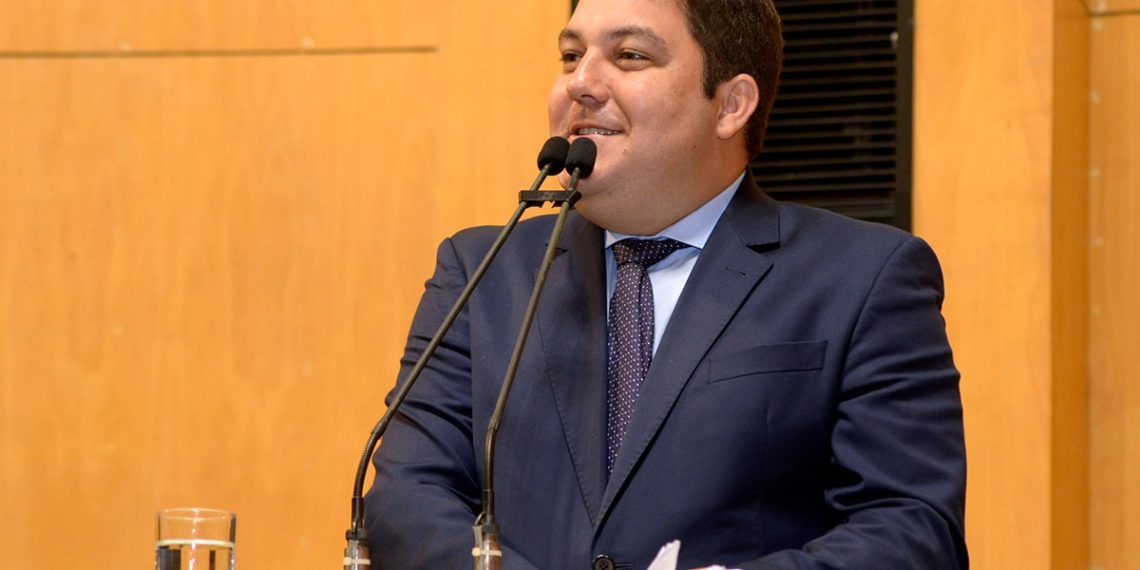 Indicação do deputado Bruno Lamas foi aprovada pela Assembleia Legislativa, sobre assistência para cegos e com dificuldade de mobilidade