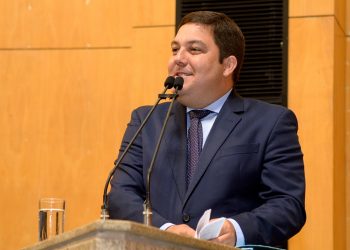 Indicação do deputado Bruno Lamas foi aprovada pela Assembleia Legislativa, sobre assistência para cegos e com dificuldade de mobilidade