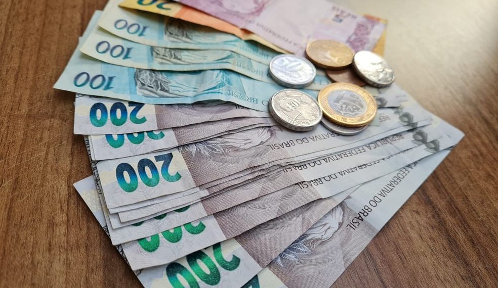 Selic a 9,25%: cálculo do rendimento da poupança muda; veja como fica e o comparativo com outros investimentos