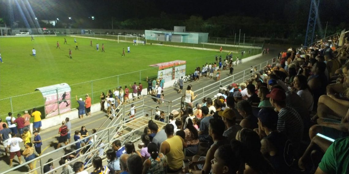 Torcida de Jaguaré mostra sua força