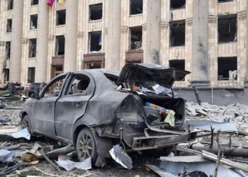 Explosão atinge prédio em Kharkiv, segunda maior cidade da Ucrânia