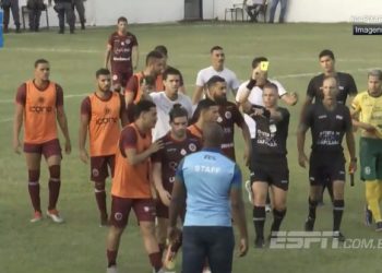 Desportiva Ferroviária demite técnico que agrediu bandeirinha mulher: ‘Clube repudia toda e qualquer tipo de violência’