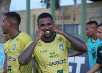 Nova Venécia vence a Desportiva de virada
