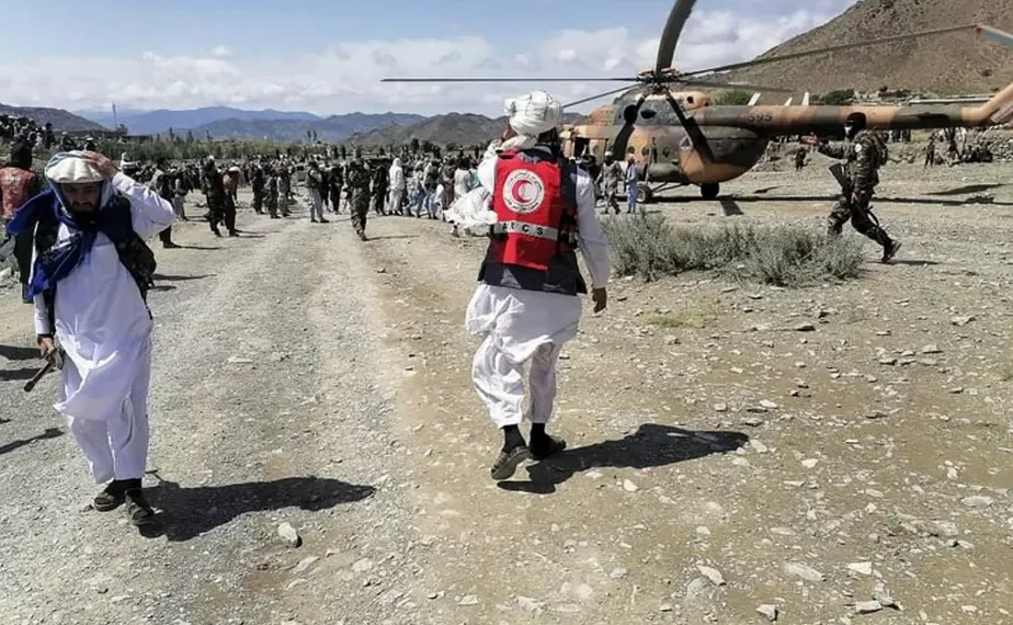 Terremoto de magnitude 5,9 deixa ao menos mil mortos no Afeganistão