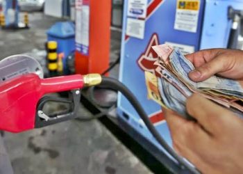 Petrobras anuncia nova redução no preço da gasolina
