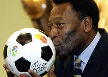 O rei do futebol morre aos 82 anos