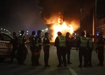 Bolsonaristas acusam Bolsonaro de ser covarde após destruírem Brasília