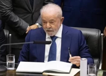 Lula diz que irá anunciar novo Bolsa Família na próxima semana
