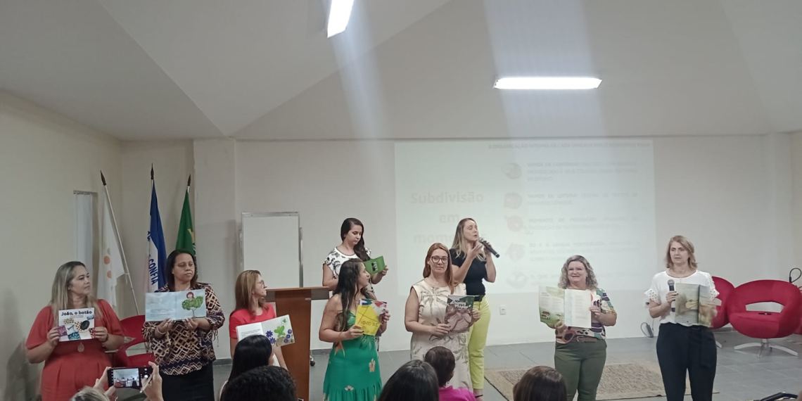 Nova Venécia : Equipe Seme recebe orientações sobre material suplementar de apoio pedagógico à alfabetização