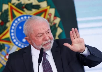 Governo Federal começa a pagar novo Bolsa Família nesta segunda-feira com valor médio de R$ 670