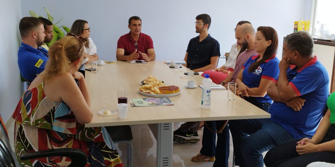 Marcos Guerra reúne setor lojista da construção civil