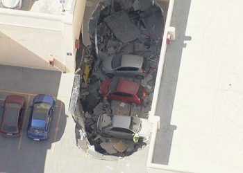 Polícia e Defesa Civil fazem vistoria para avaliar danos após teto de shopping de Osasco desabar