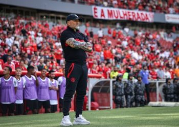 Flamengo sofre virada e perde para o Internacional no Brasileirão