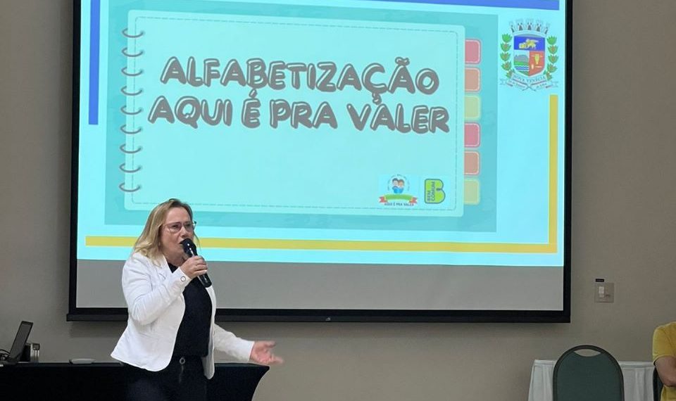 Nova Venécia compartilha experiências de boas práticas na alfabetização para rede estadual