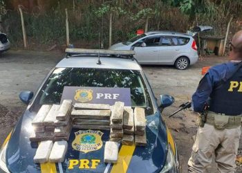 PRF apreende mais de 30 kg de maconha em carro na BR-101