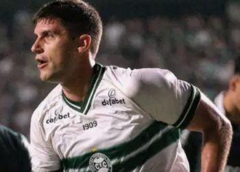 Coritiba quebra jejum, bate o Goiás e vence a primeira no Brasileirão